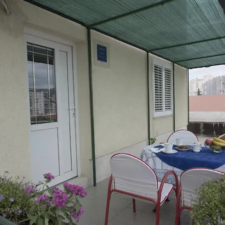 Apartment D&a *