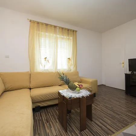 Apartment D&a *