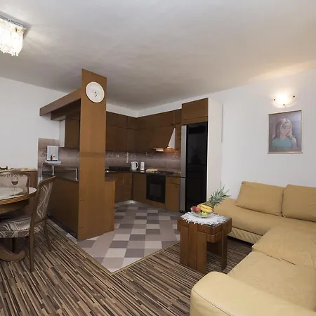 Apartment D&a *