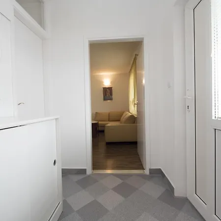 Apartment D&a Split